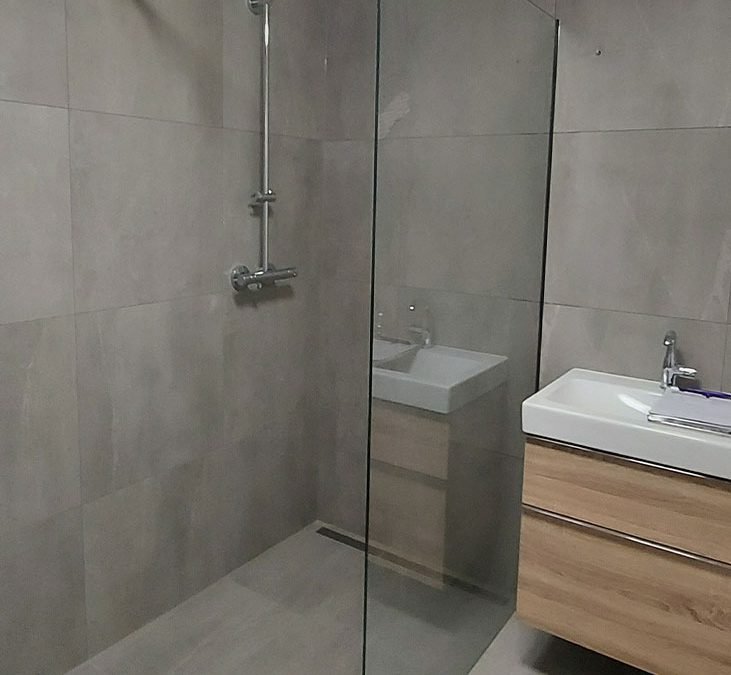 Douchewand Strasbourg met matzwarte stang